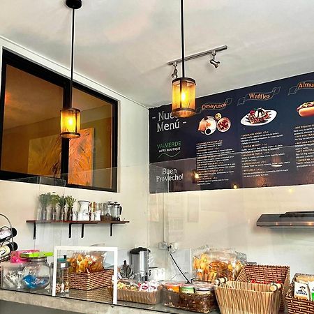 Hotel Boutique Valverde Santa Elena サンサルバドル エクステリア 写真