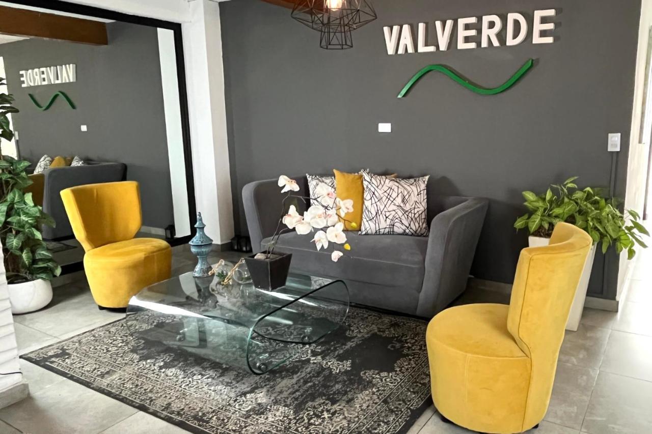 Hotel Boutique Valverde Santa Elena サンサルバドル エクステリア 写真