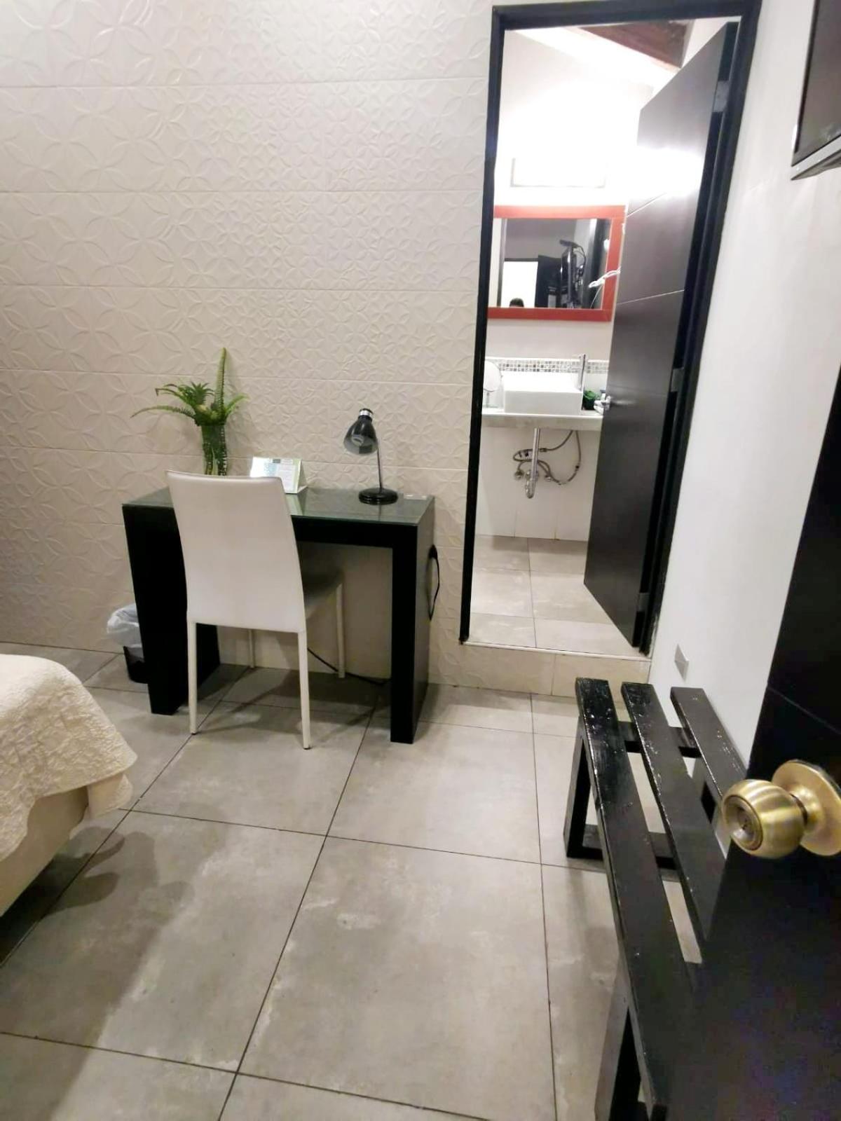 Hotel Boutique Valverde Santa Elena サンサルバドル エクステリア 写真
