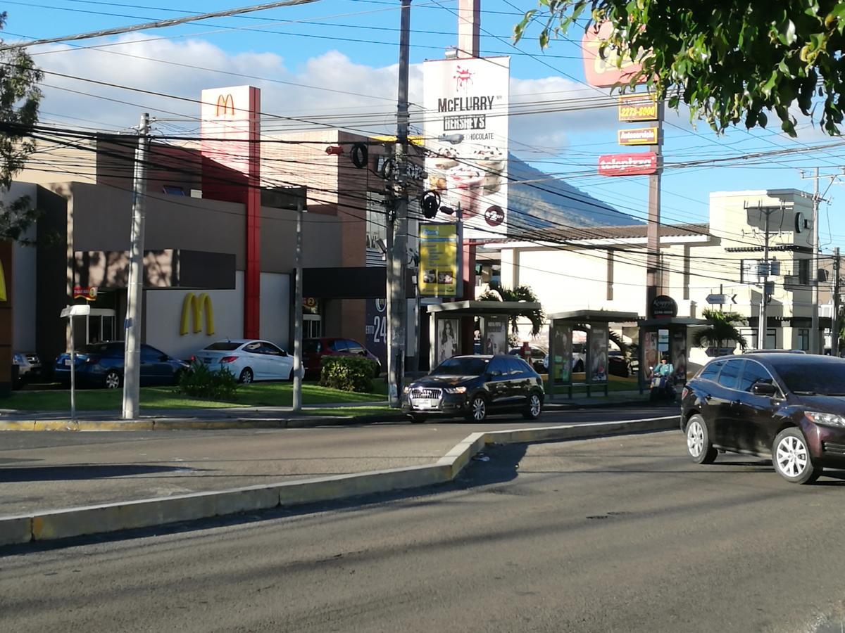 Hotel Boutique Valverde Santa Elena サンサルバドル エクステリア 写真